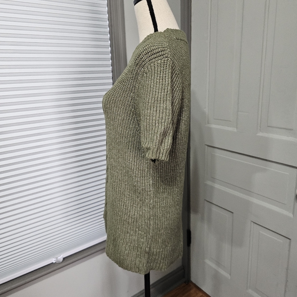 Torrid - Picture 2 of 5